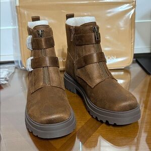 New Bella Vita Brown Ankle Boots with Dual Straps 8N